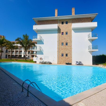 Pebble - 1 Bedroom Apartment Sleeps 5 With Pool & Tennis Court São Martinho do Porto Exterior foto